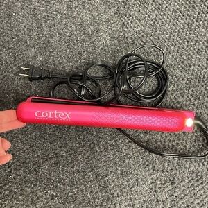 CORTEX Pink professional flat iron- temperature control up to 450 F